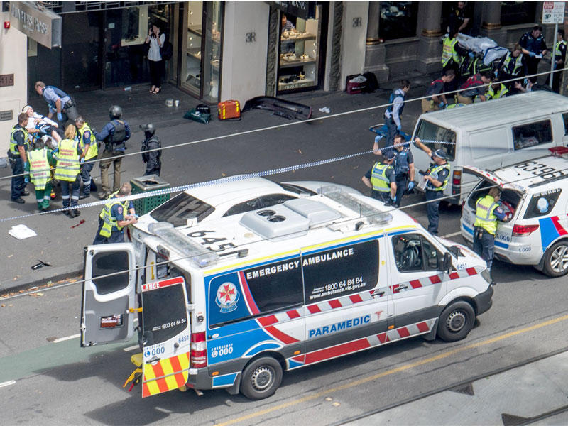 سائق مجنون يدهس حشداً ويقتل 3 ويصيب 15n