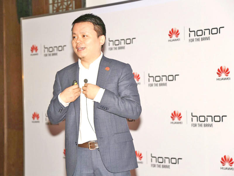 مدير مجموعة المنتجات الاستهلاكية لشركة هواوي الكويت، السيد بيتر وي