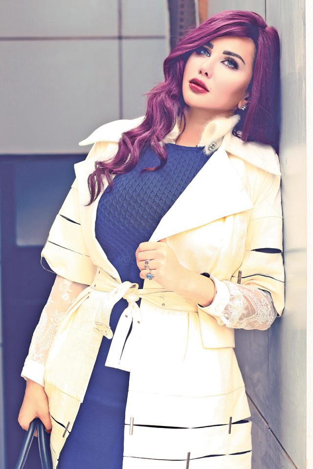  الفنانة السورية جيني إسبر