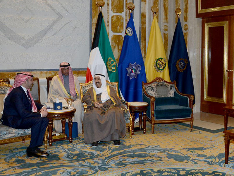 الأمير مستقبلاً مبعوث العاهل الأردني أمس