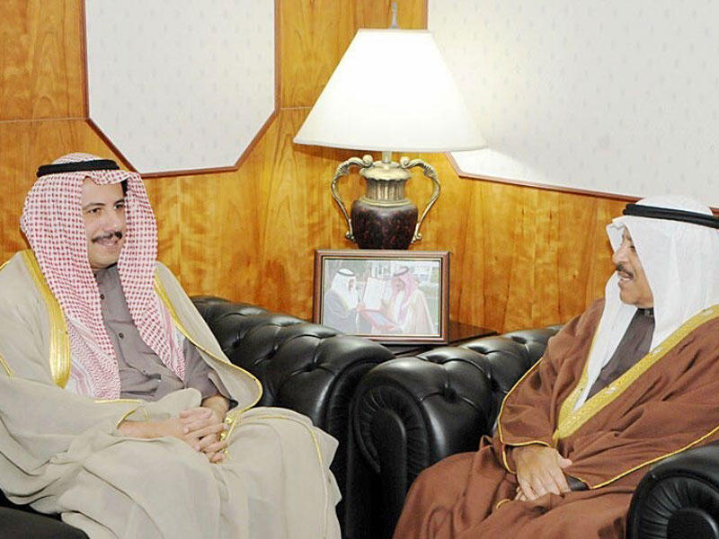 علي الصالح خلال استقباله عزام الصباح