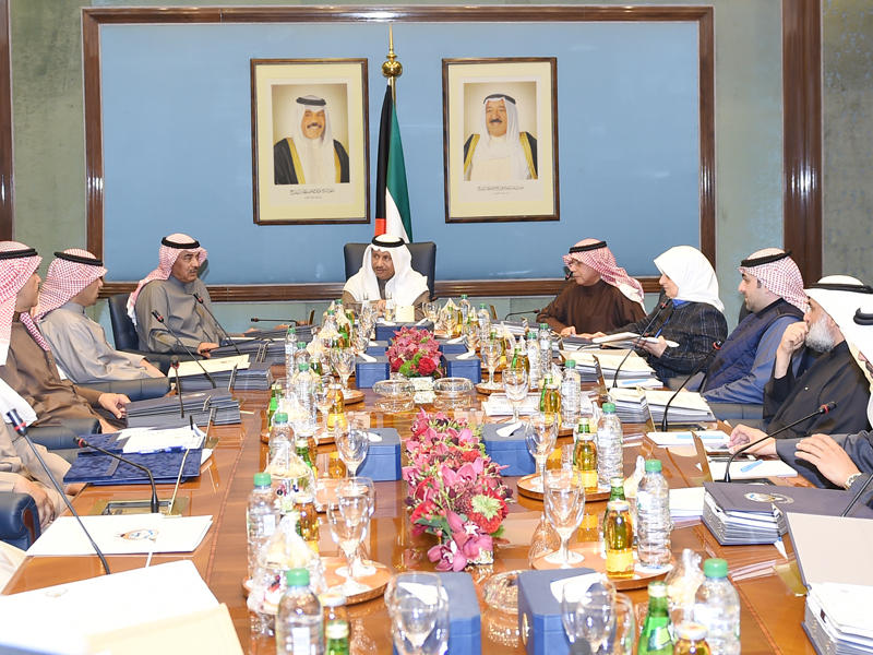      المبارك مترئساً اجتماع مجلس الوزراء أمس