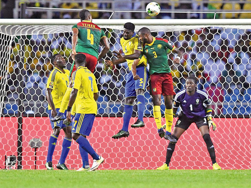 جانب من لقاء الغابون والكاميرون 