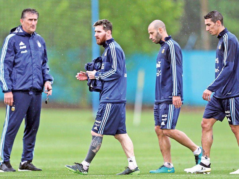 باوزا خلال تدريبات سابقة للمنتخب الأرجنتيني