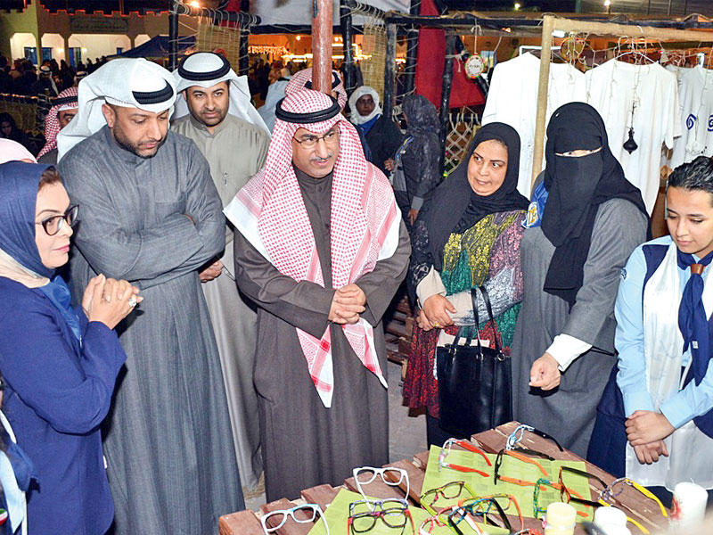 وزير التربية خلال جولته في مخيم المرشداتn