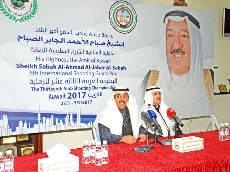 العتيبي والعصيمي خلال المؤتمر