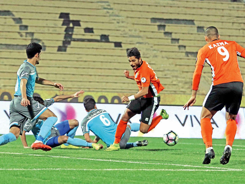 جانب من مباراة السالمية وكاظمة (تصوير جورج رجي)