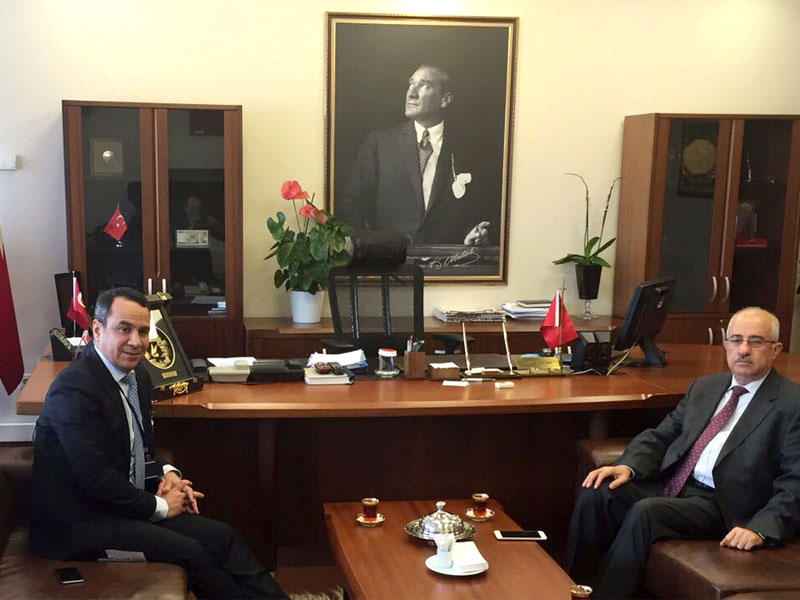 القنصل المحمد خلال لقائه مع مساعد والي إسطنبول (صورة أرشيفية)