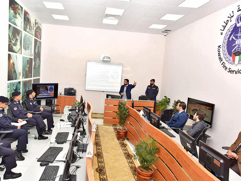 التركيت يستمع لشرح حول المعدات الجديدة