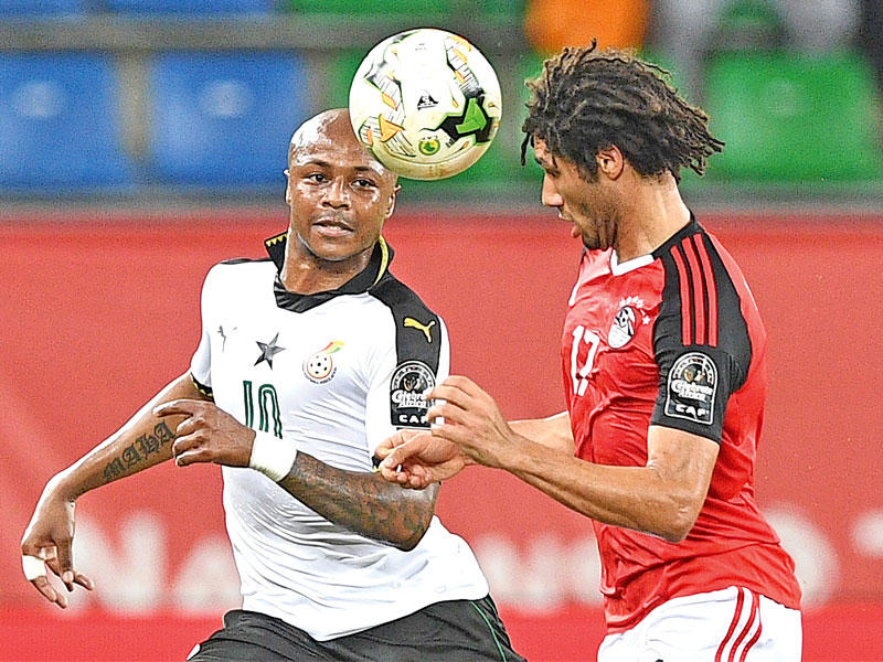 أندريه ايوه في كرة مشتركة مع النني 