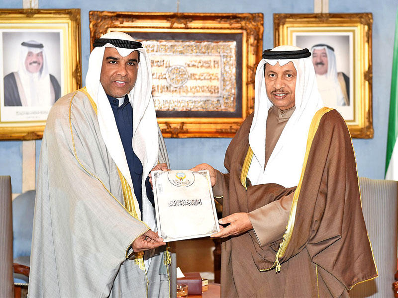  المبارك مقدماً إقرار ذمته المالية إلى النمش