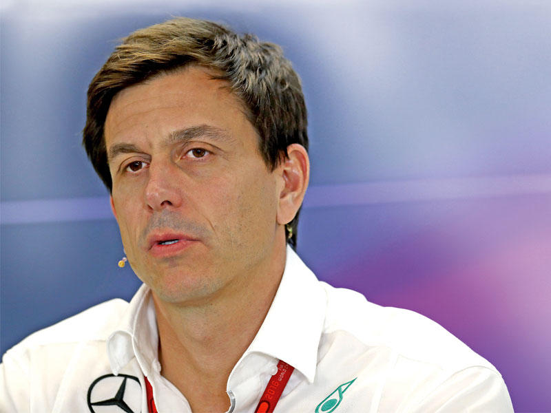  رئيس فريق مرسيدس لسباقات سيارات فورمولا-1 توتو فولف
