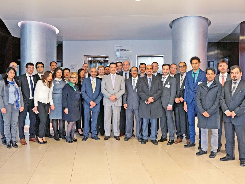 الحربي خلال زيارته للمكتب الصحي الكويتي في مدينة فرانكفورت