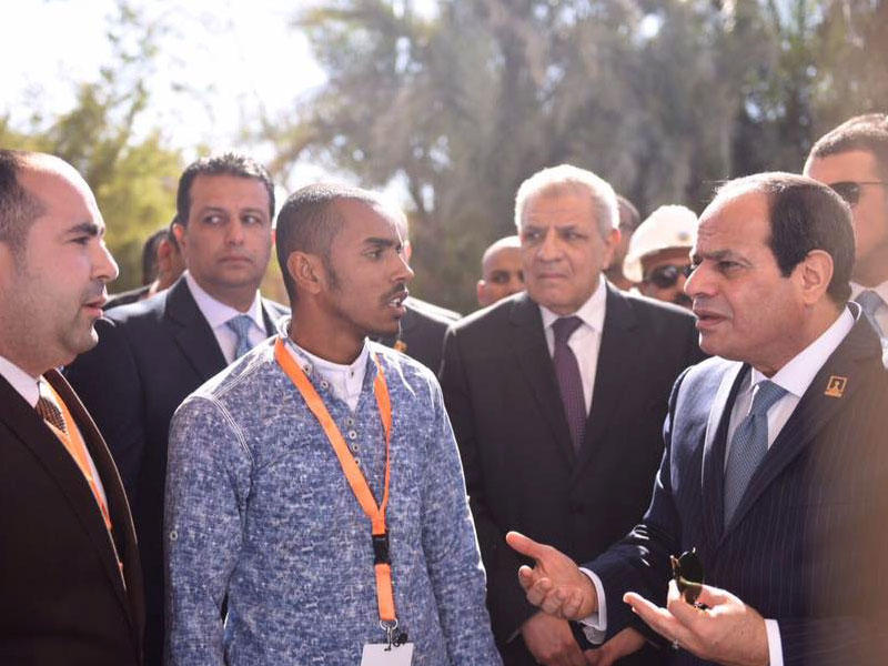  الشاب علاء مصطفى اثناء حديثة مع الرئيس السيسي