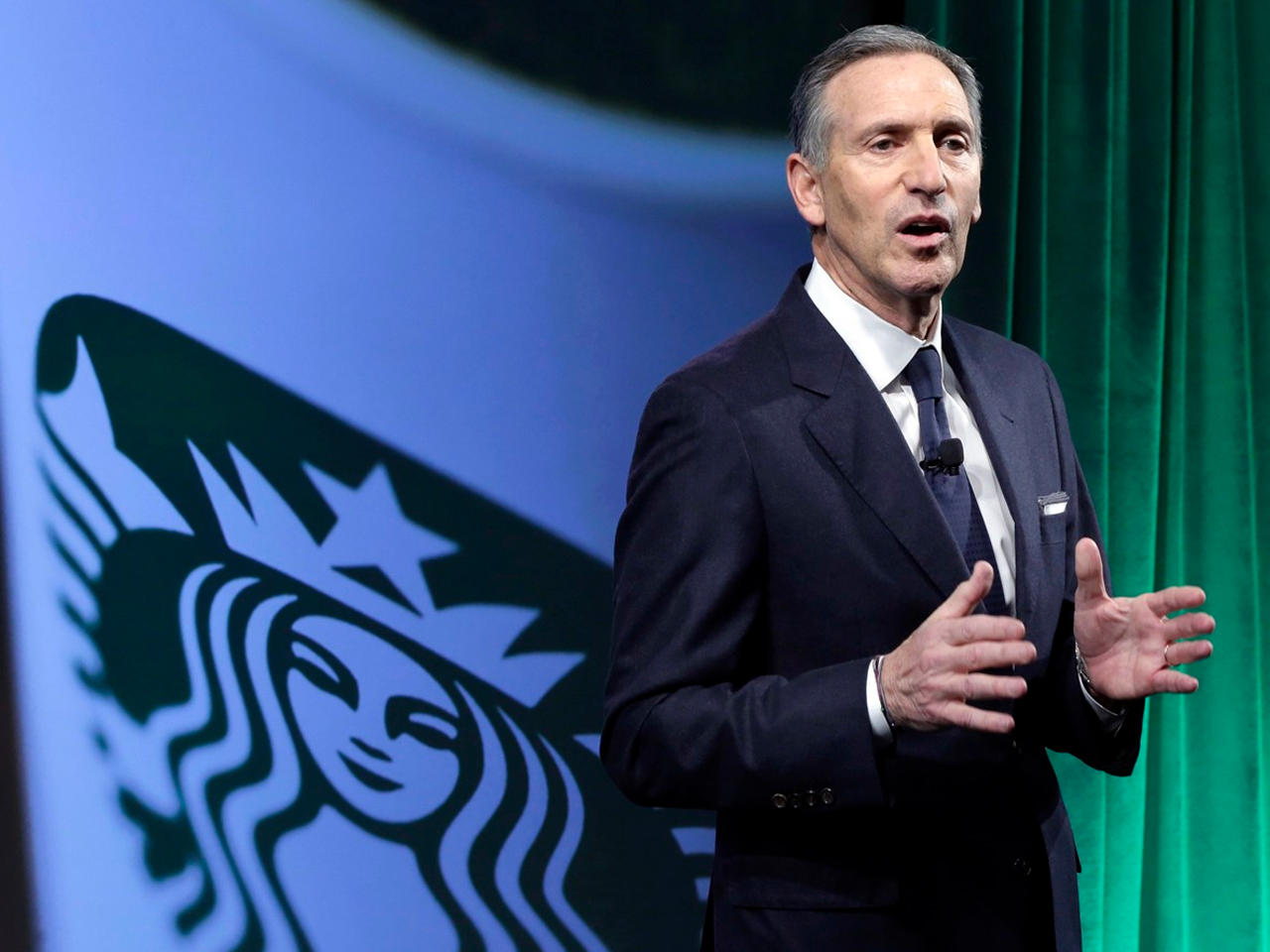 رئيس مجلس إدارة «ستارباكس» هاورد شولتز