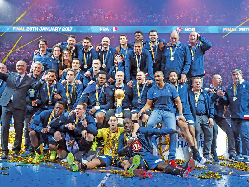 جانب من مراسم تتويج المنتخب الفرنسي