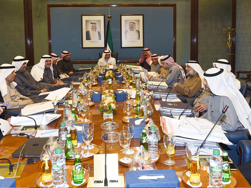 المبارك مترئساً اجتماع مجلس الوزراء أمس