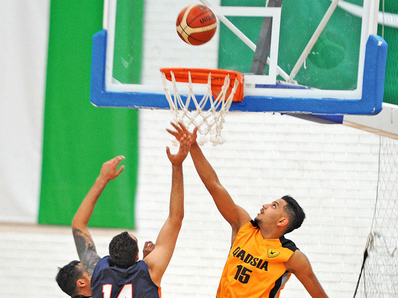 صراع تحت السلة في لقاء كاظمة والقادسية