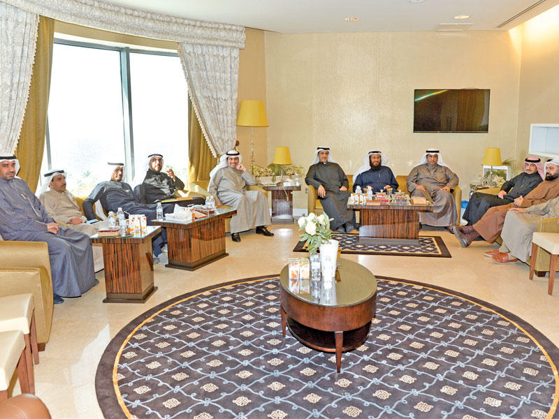 النواب المجتمعون في مكتب هايف   (تصوير عبدالله الخلف)