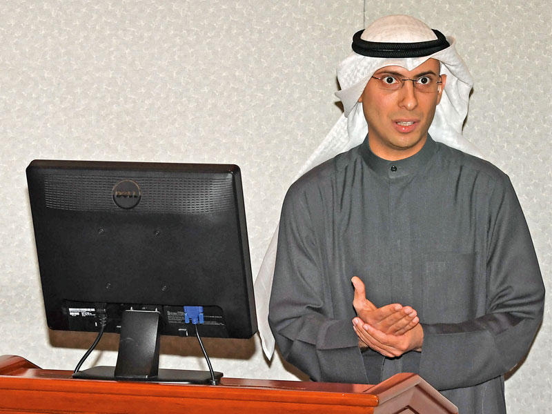 أحمد خزعل متحدثاً خلال البرنامج 