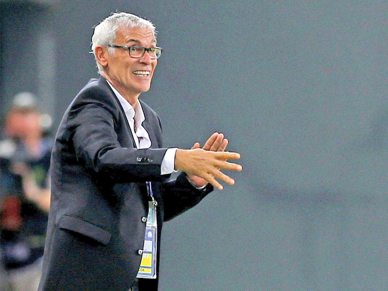  المدير الفني للمنتخب المصري الأرجنتيني هيكتور كوبر