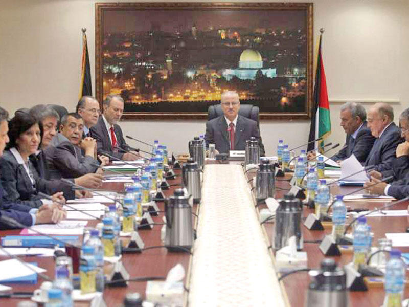 الحكومة الفلسطينية أمس