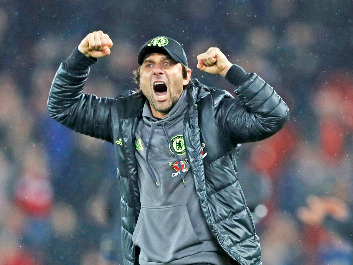 انتونيو كونتي مدرب نادي تشلسي الانكليزي