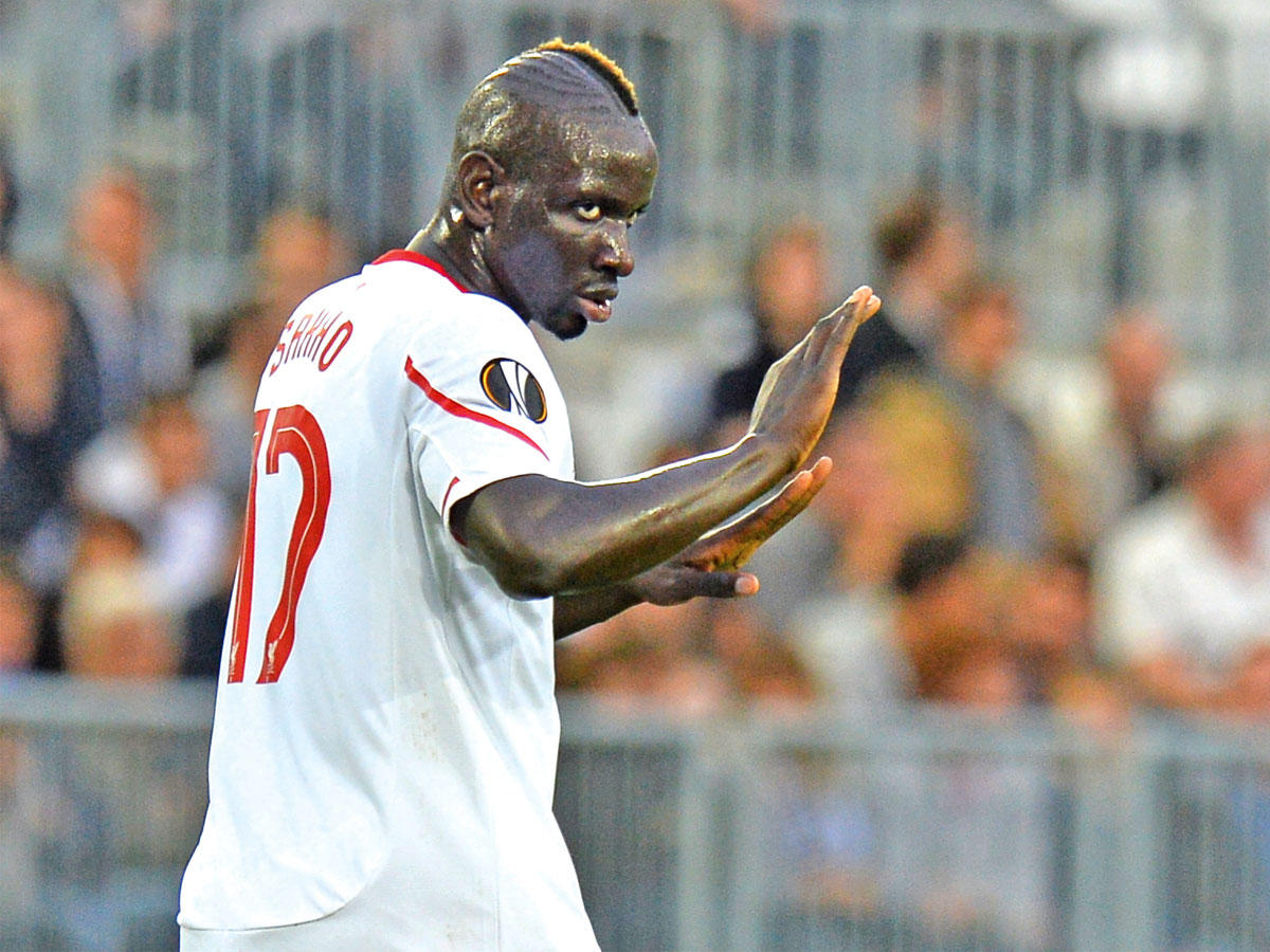  المدافع الدولي مامادو ساخو