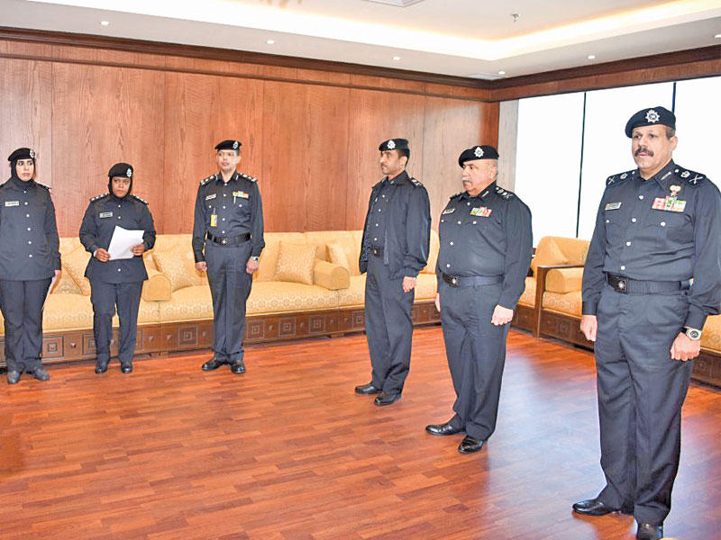 الفهد خلال استقبال خريجات الشرطة النسائية 