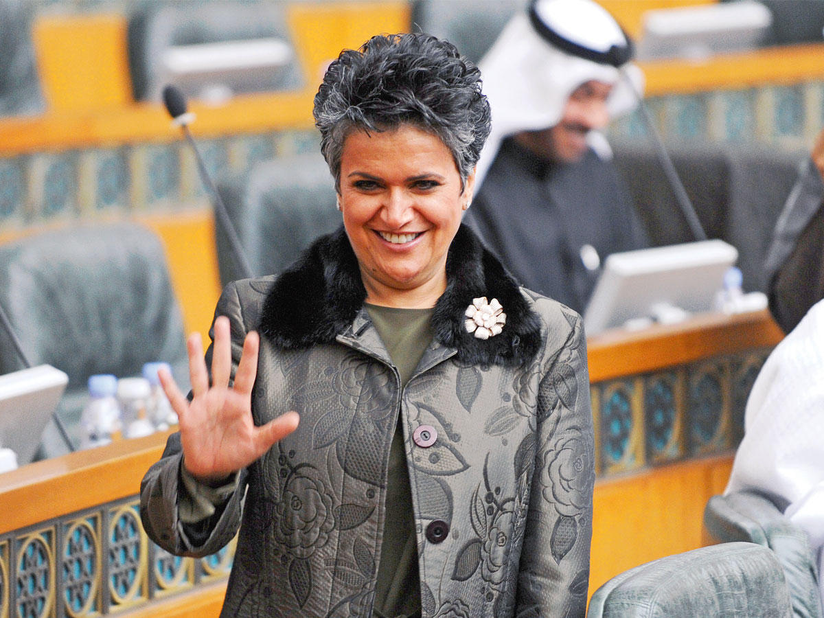  النائبة صفاء الهاشم