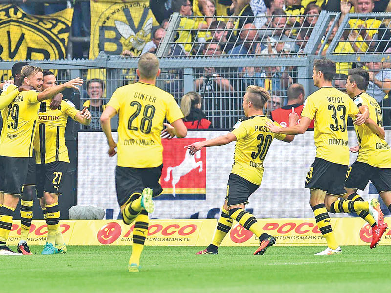 لاعبو دورتموند في مباراة سابقة