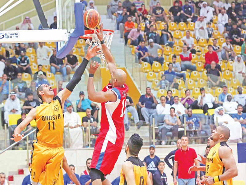 الكويت والقادسية في لقاء سابق