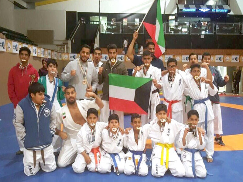 اللاعبون الكويتيون المشاركون