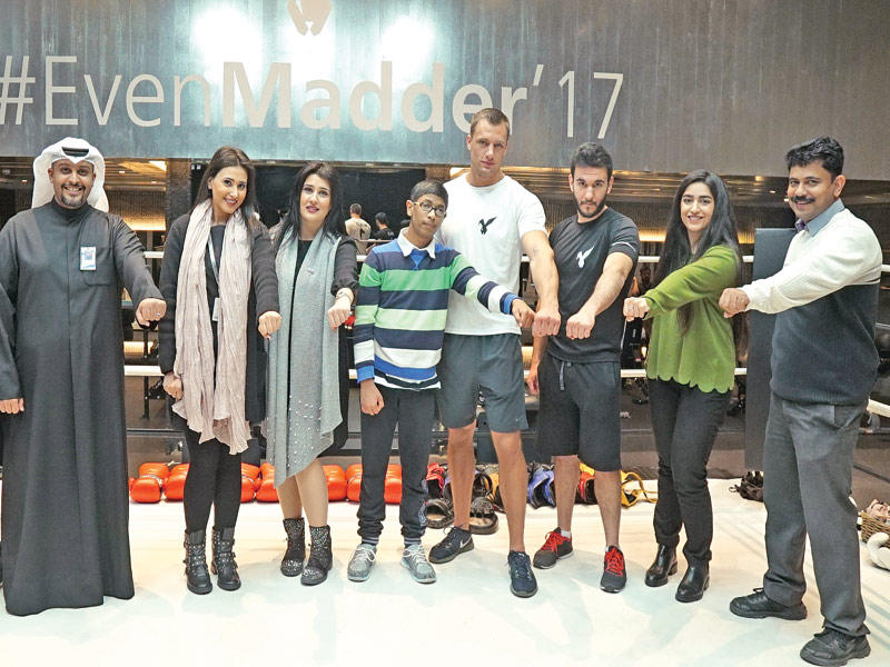 أسرة «الوطني» بمشاركة فيكتور في مستشفى الأطفال