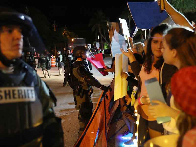 تظاهرات  ولاية فلوريدا احتجاجا على المرسوم