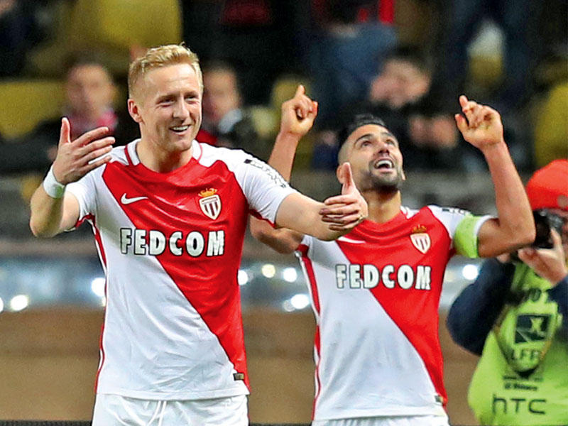 فالكاو نجم موناكو يحتفل بهدفه