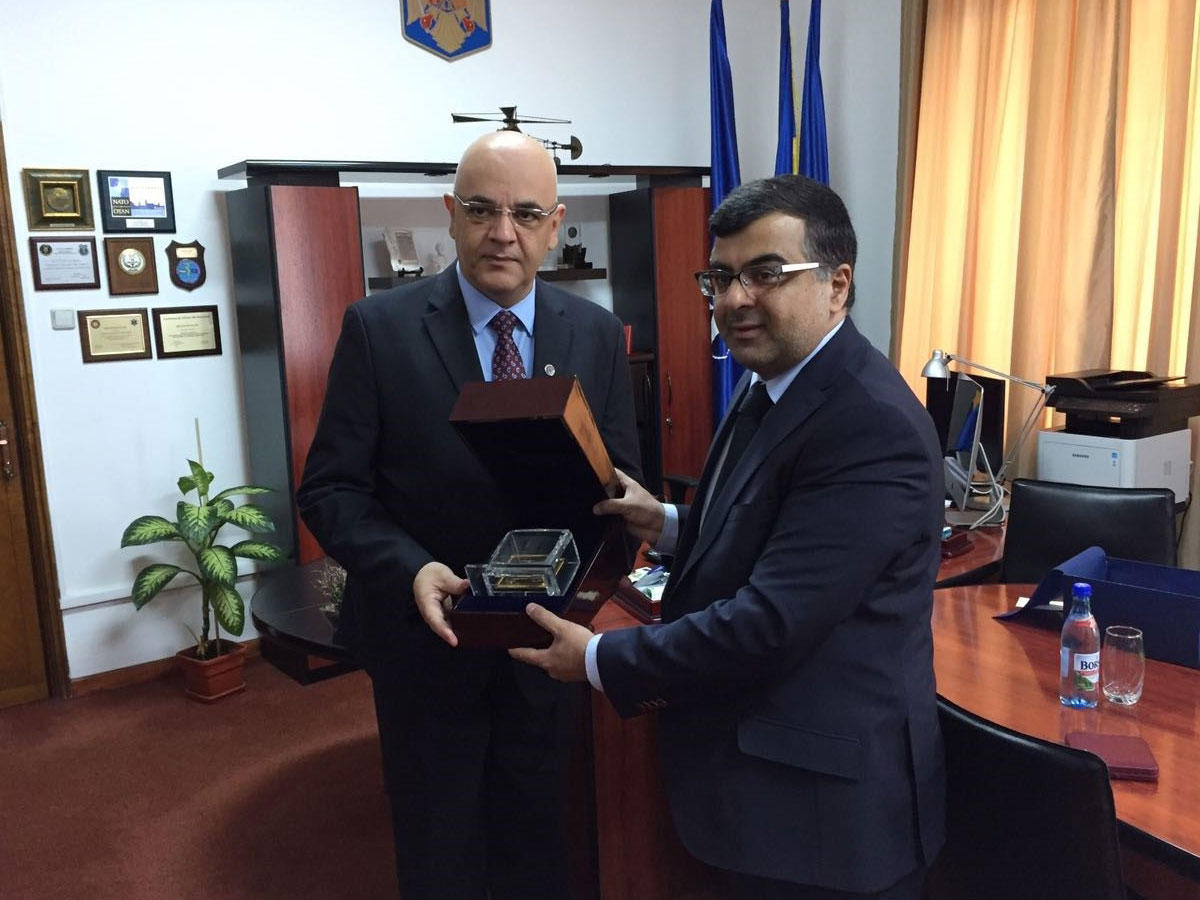 السفير الكويتي لدى رومانيا طلال الهاجري مع وزير الدولة لشؤون الطوارئ بوزارة الدالخلية الدكتور رائد عرفات
