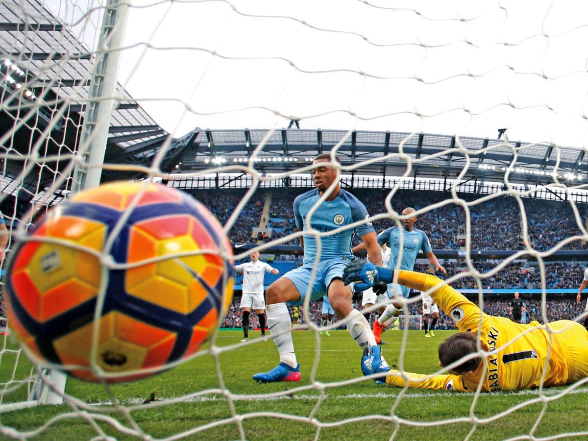 جيزوس نجم سيتي يحرز الهدف الثاني