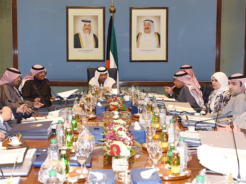 المبارك مترئساً اجتماع مجلس الوزراء أمس