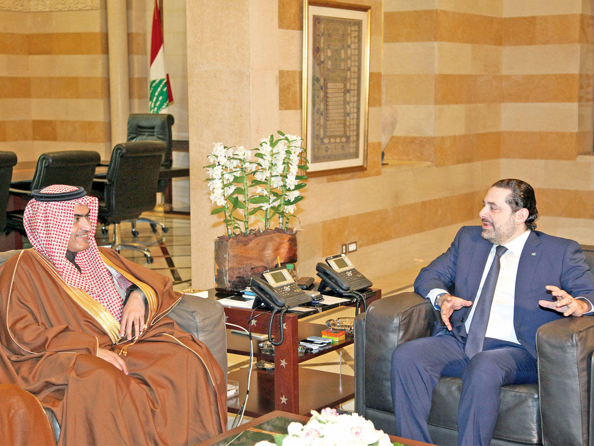 الحريري مستقبلاً السبهان في السراي أمس  (دالاتي ونهرا)