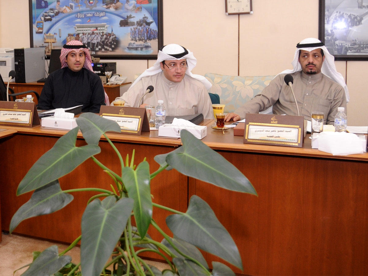  لجنة الداخلية والدفاع في اجتماع سابق