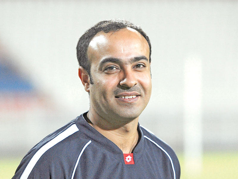 مدير الكرة في الكويت عادل عقلة