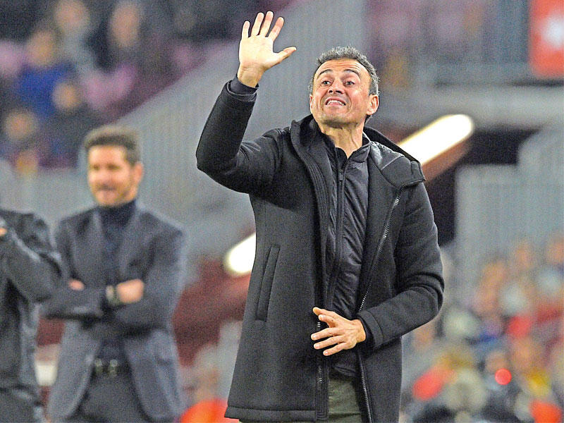 المدير الفني لبرشلونة لويس إنريكي