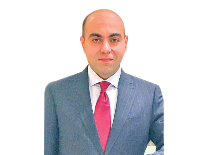 مدير المبيعات الخارجية بشركة مدن الأهلية مدحت عبدالفتاح