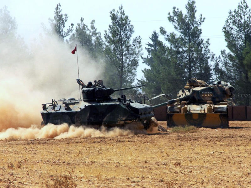 قوات تركية تتقدم خلال إحدى العمليات في الداخل السوري - أرشيفية