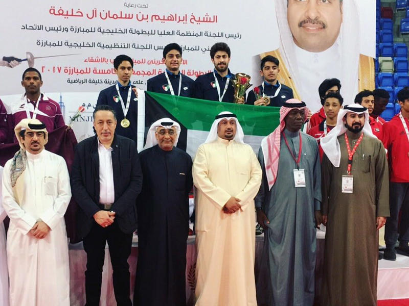  جانب من مراسم تتويج المنتخب الكويتي للمبارزة  - كونا