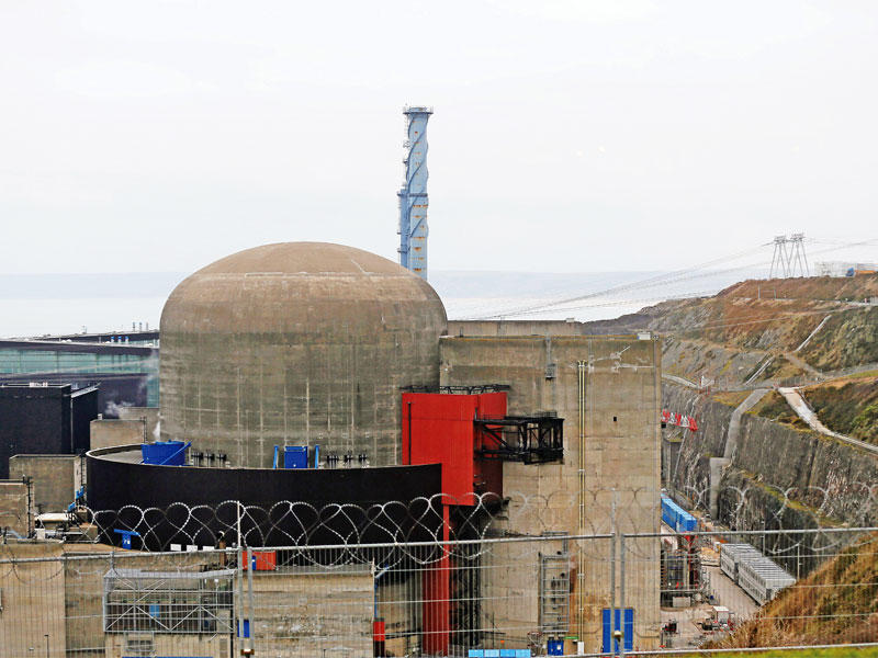 صورة قديمة لمحطة فلامنفيل النووية (أ ف ب) 