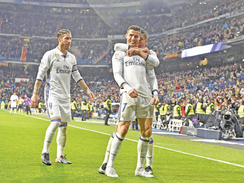 لاعبو ريال مدريد خلال مباراة سابقة هذا الموسم