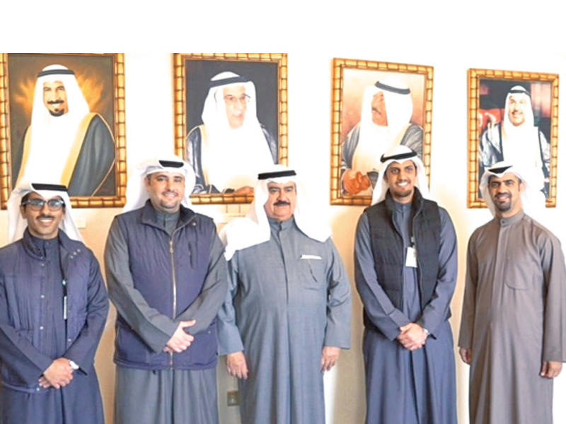 محافظ العاصمة يشارك في فعالية رفع العلم