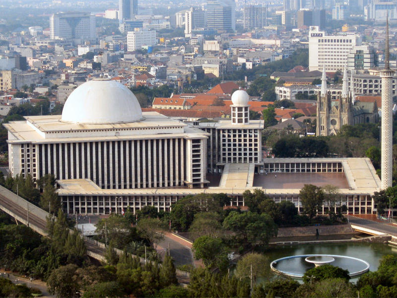 المسجد الكبير في جاكرتا